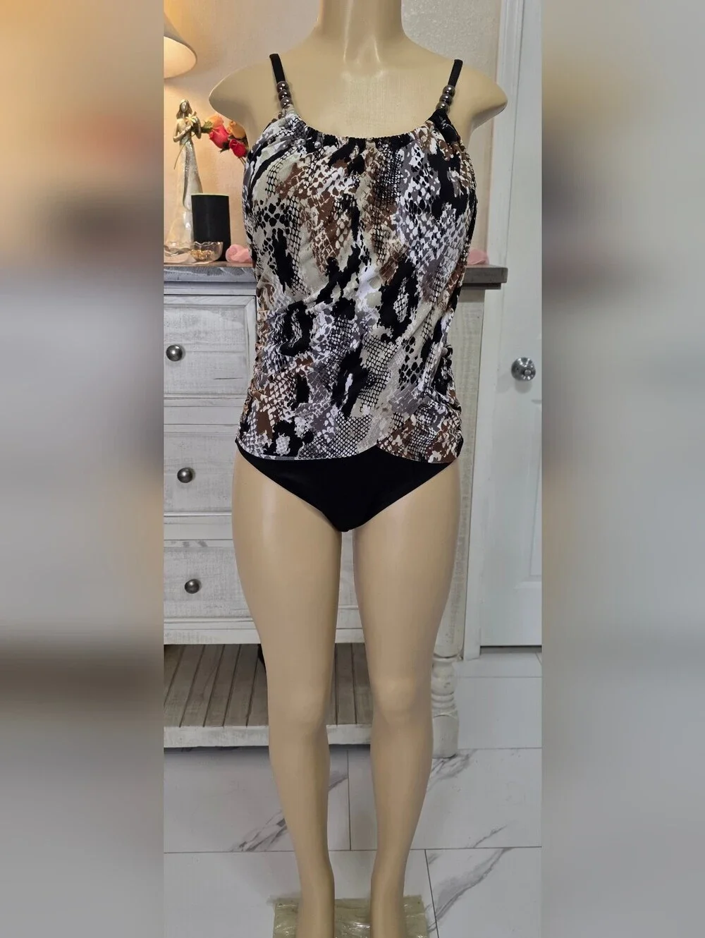 Magie Suit NWOT Women’s One Piece  Swiminsuit Size 12.